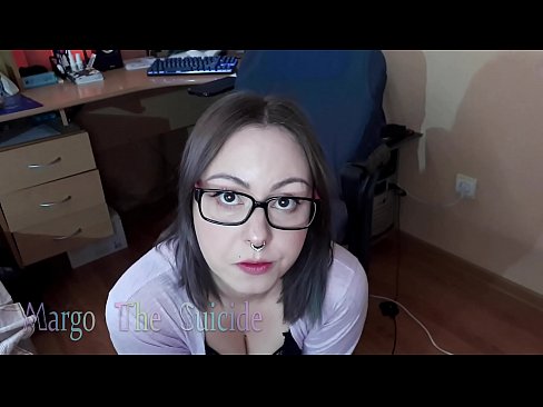 ❤️ Neska sexy betaurrekoekin dildoa zurrupatzen du kameraren aurrean ❌ Porno ederra %eu.hentai-menu.ruan ☑